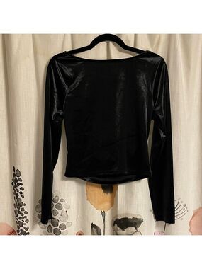 NWT Wild Fable Black Velvet Long Sleeve Top Size small